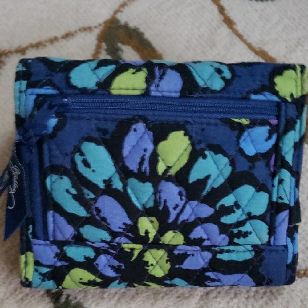 Vera Bradley Trifold Wallet in Indigo Pop Blue Floral Quilted - Picture 3 of 8